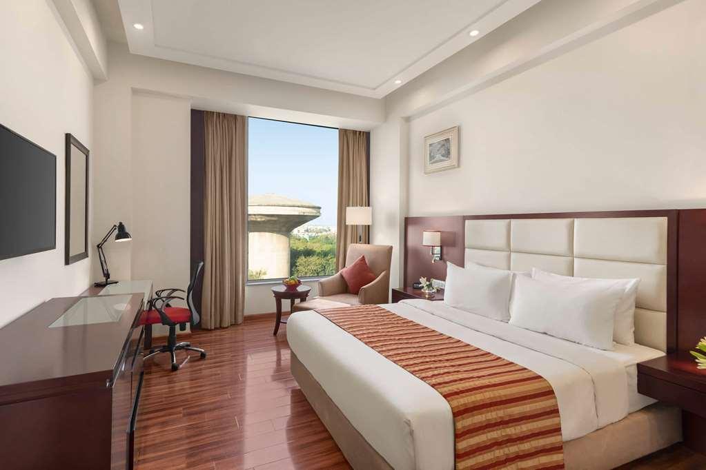 Hotel Ramada By Wyndham New Delhi Pitampura Chambre photo