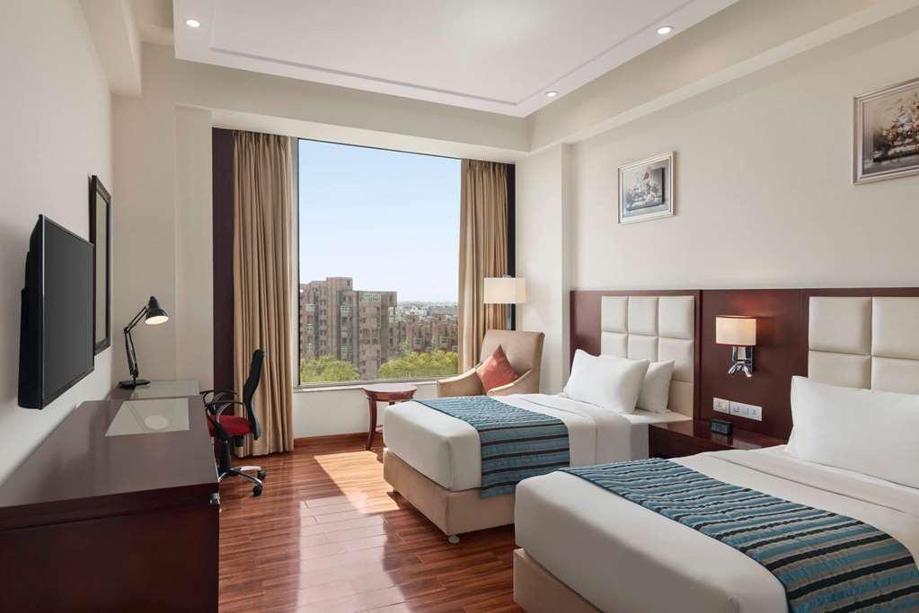 Hotel Ramada By Wyndham New Delhi Pitampura Chambre photo