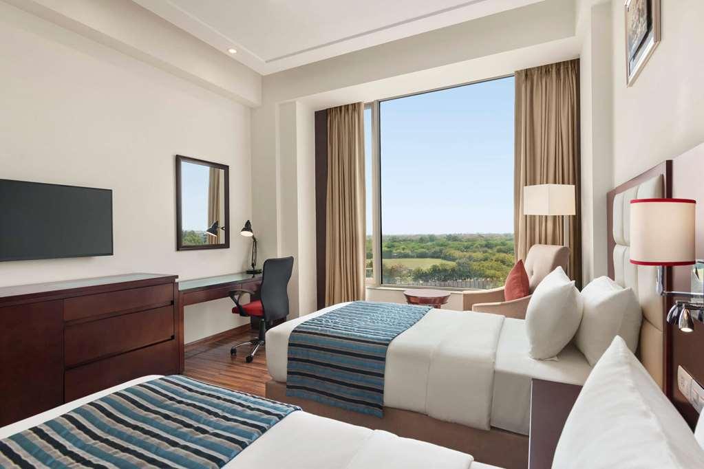 Hotel Ramada By Wyndham New Delhi Pitampura Chambre photo