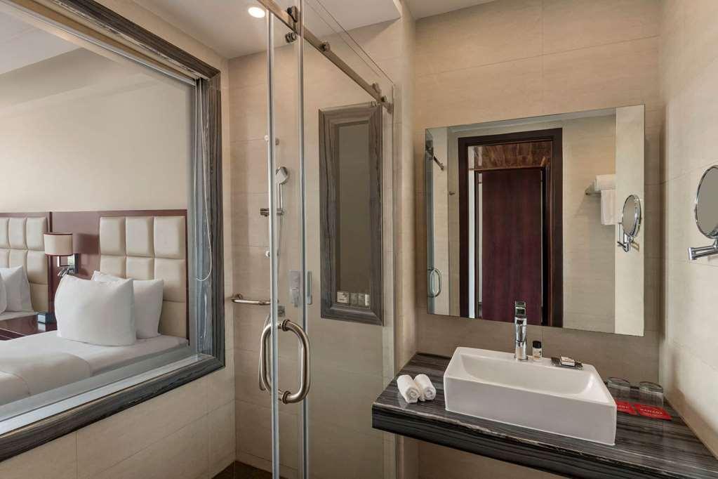 Hotel Ramada By Wyndham New Delhi Pitampura Extérieur photo