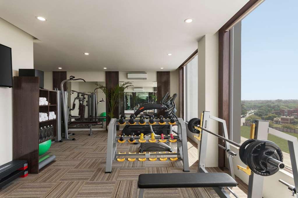 Hotel Ramada By Wyndham New Delhi Pitampura Facilités photo